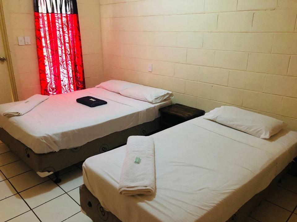Transit Motel Mulifanua エクステリア 写真