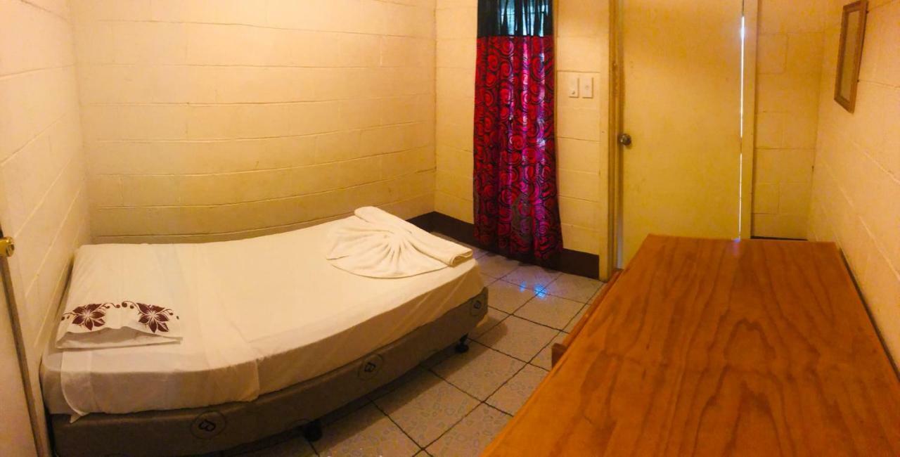 Transit Motel Mulifanua エクステリア 写真