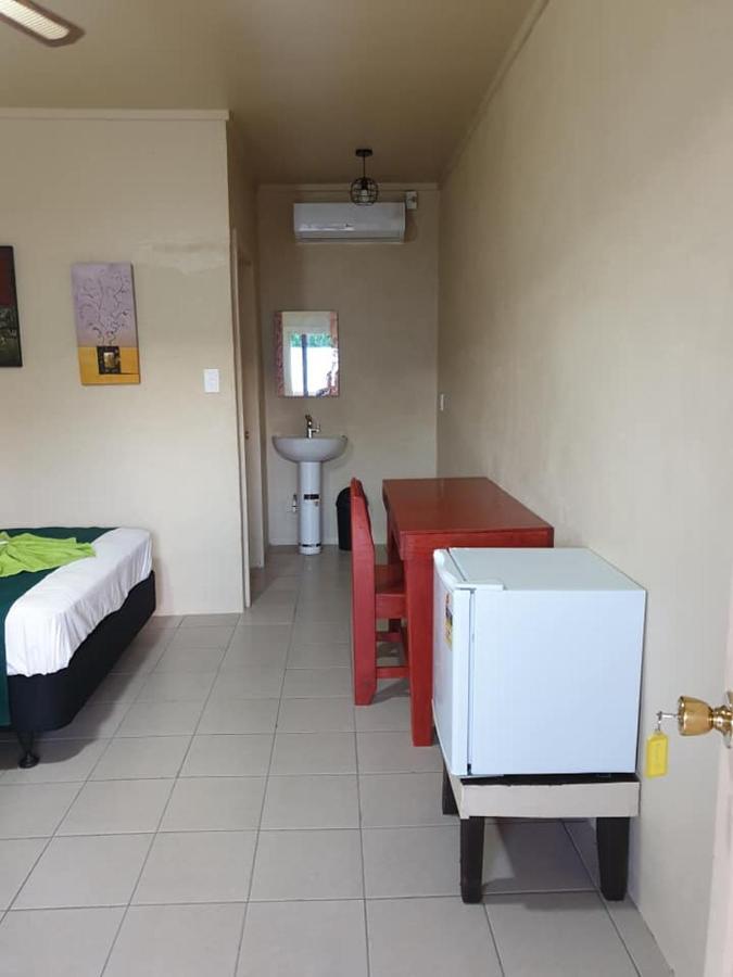 Transit Motel Mulifanua エクステリア 写真